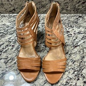 Nine West, Size 7.5 sandal, good condition.